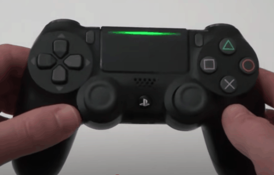 PS4 controller green light